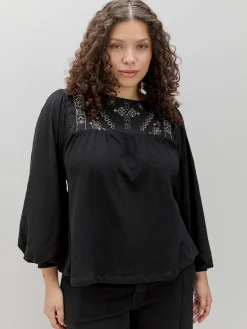 BLUSA BORDADA