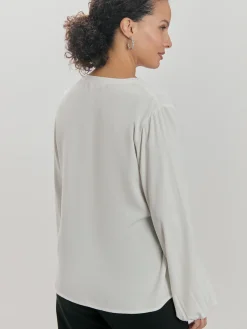 BLUSA BORDADO MANGAS