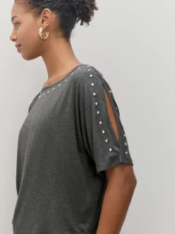 CAMISETA DETALLES TACHAS