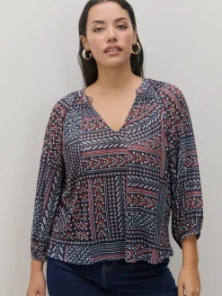 CAMISETA DETALLE ESCOTE