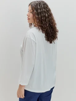 CAMISETA FLOR BORDADA