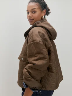 CHAQUETA DETALLE CAPUCHA