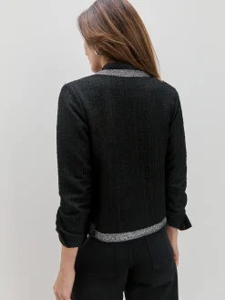 CHAQUETA DETALLE TEXTURA