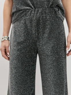 PANTALON BRILLO DETALLE