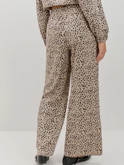 PANTALON ESTAMPADO ANIMAL