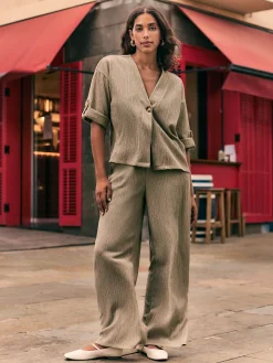 PANTALON TEXTURA ABERTURAS
