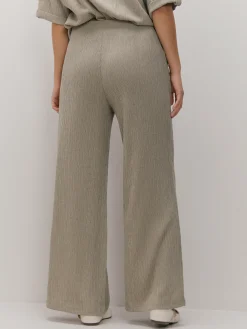 PANTALON TEXTURA ABERTURAS